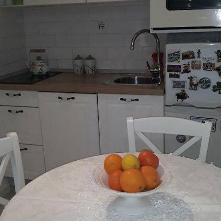 Studio Apartment Angie Split Buitenkant foto